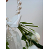 Bouquet de mariée classique de roses blanches avec anse en perles