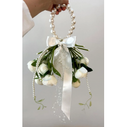 Bouquet de mariée classique de roses blanches avec anse en perles