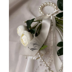 Bouquet de mariée classique de roses blanches avec anse en perles
