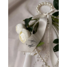 Bouquet de mariée classique de roses blanches avec anse en perles